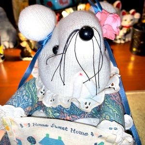 Handcrafted Spinning Musical Box Mouse Sankyo 11” With Tags